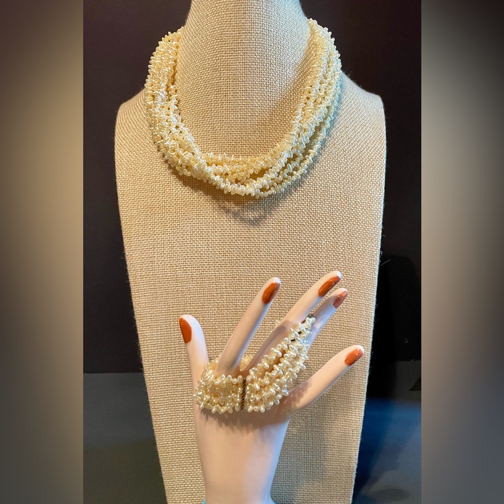 🐰Vintage Multi Strand Rice Pearl Necklace and Bracelet Set - Picture 2 of 10